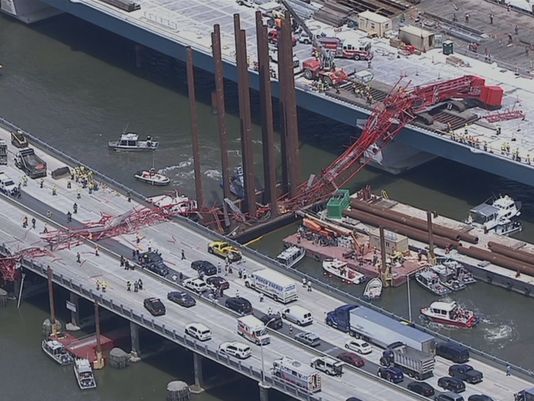 erial photo's of a construction crane that has collapsed onto the Tappan Zee Bridge. (Photo: Credit: NBC4 New York)